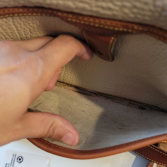 Rare Vintage Dooney and Bourke Essex All Weather Ivory Leather With British Tan - Picture 14 of 15